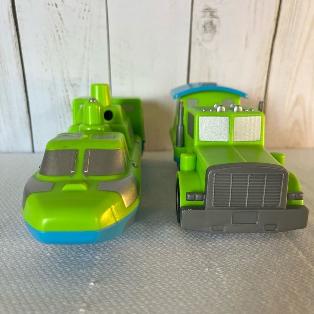 Popular Playthings Tricks Magnetic Switch and Create Toy 7 Piece Set Green Blue